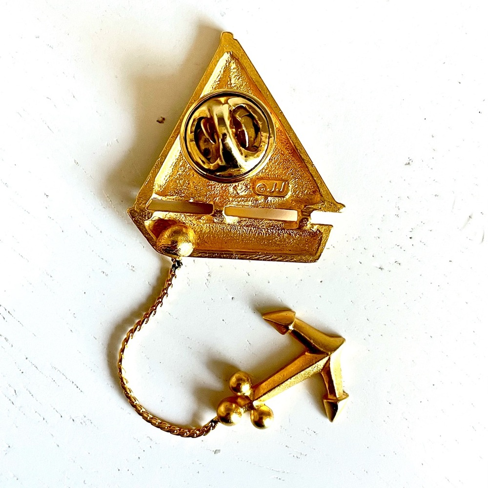 JJ Jonette Vintage Gold Sailboat Anchor Dangle Brooch Pin Nautical Coastal Chic - Picture 5 of 9